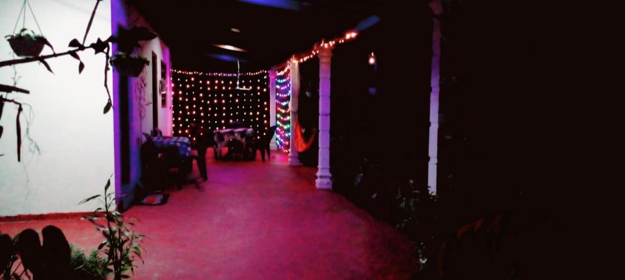 Pradeep Guest House Mirissa Esterno foto
