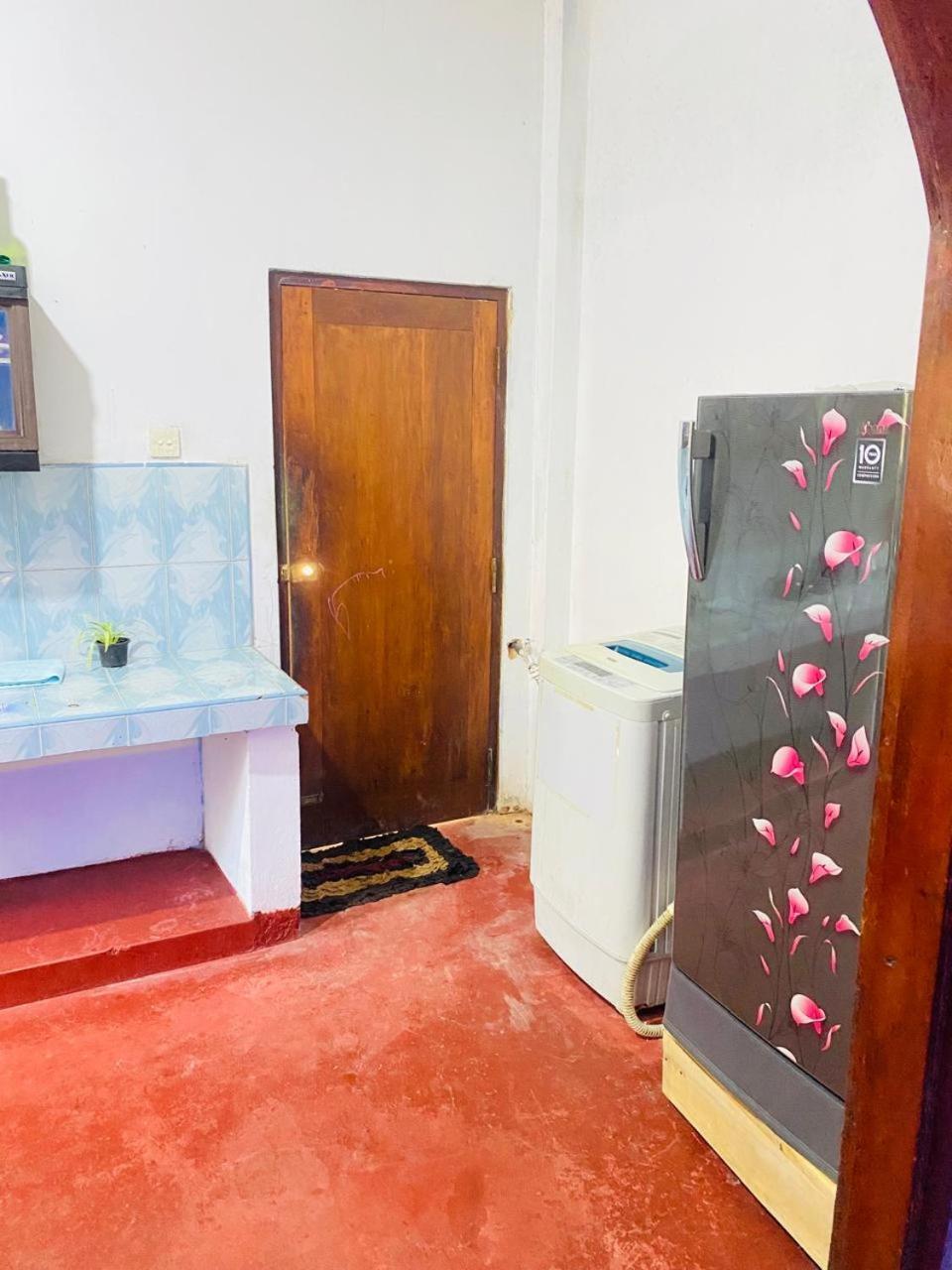 Pradeep Guest House Mirissa Esterno foto