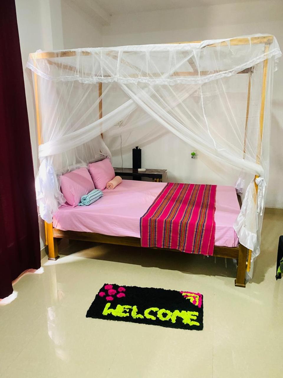 Pradeep Guest House Mirissa Esterno foto