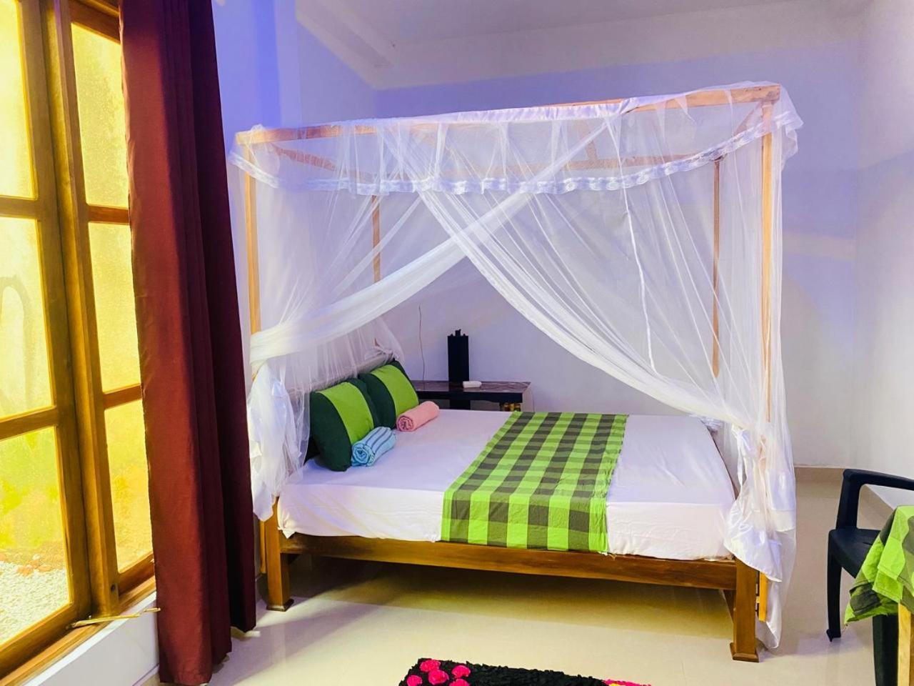 Pradeep Guest House Mirissa Esterno foto